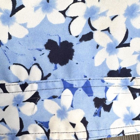 Lauren Ralph Lauren Blue Floral Surplice Wrap Front Blouse Large - Picture 5 of 9